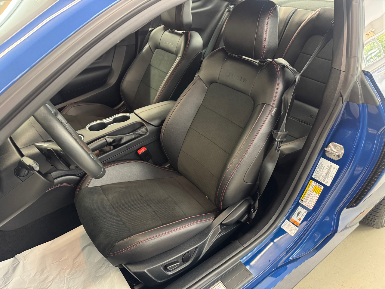 2023 Ford Mustang GT Premium photo 7