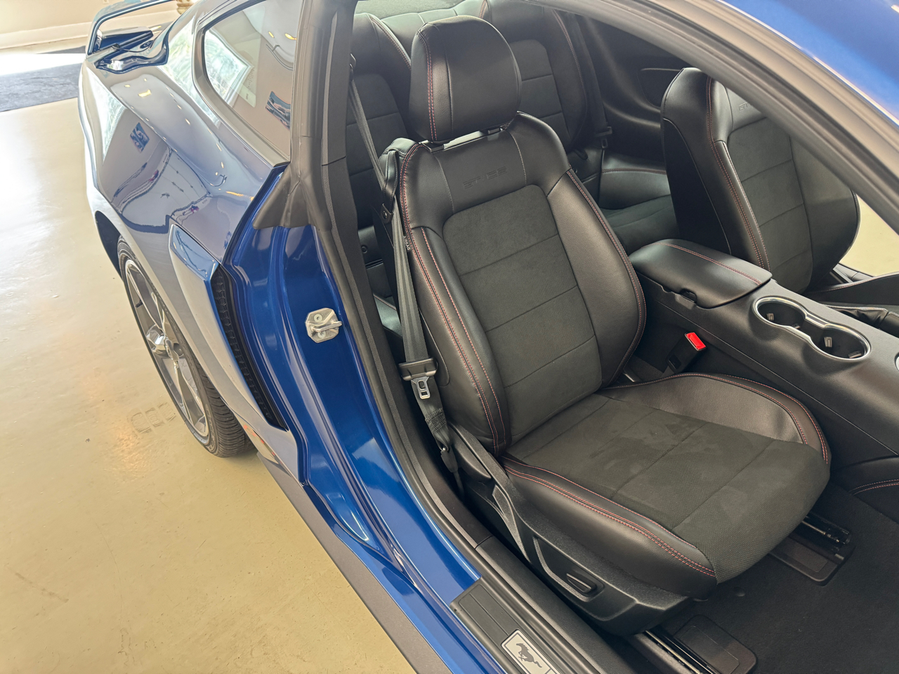 2023 Ford Mustang GT Premium photo 8