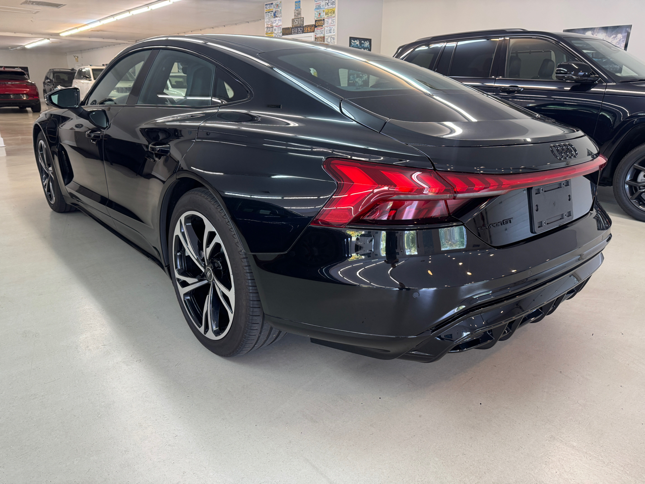 2022 Audi e-tron GT Premium Plus photo 5