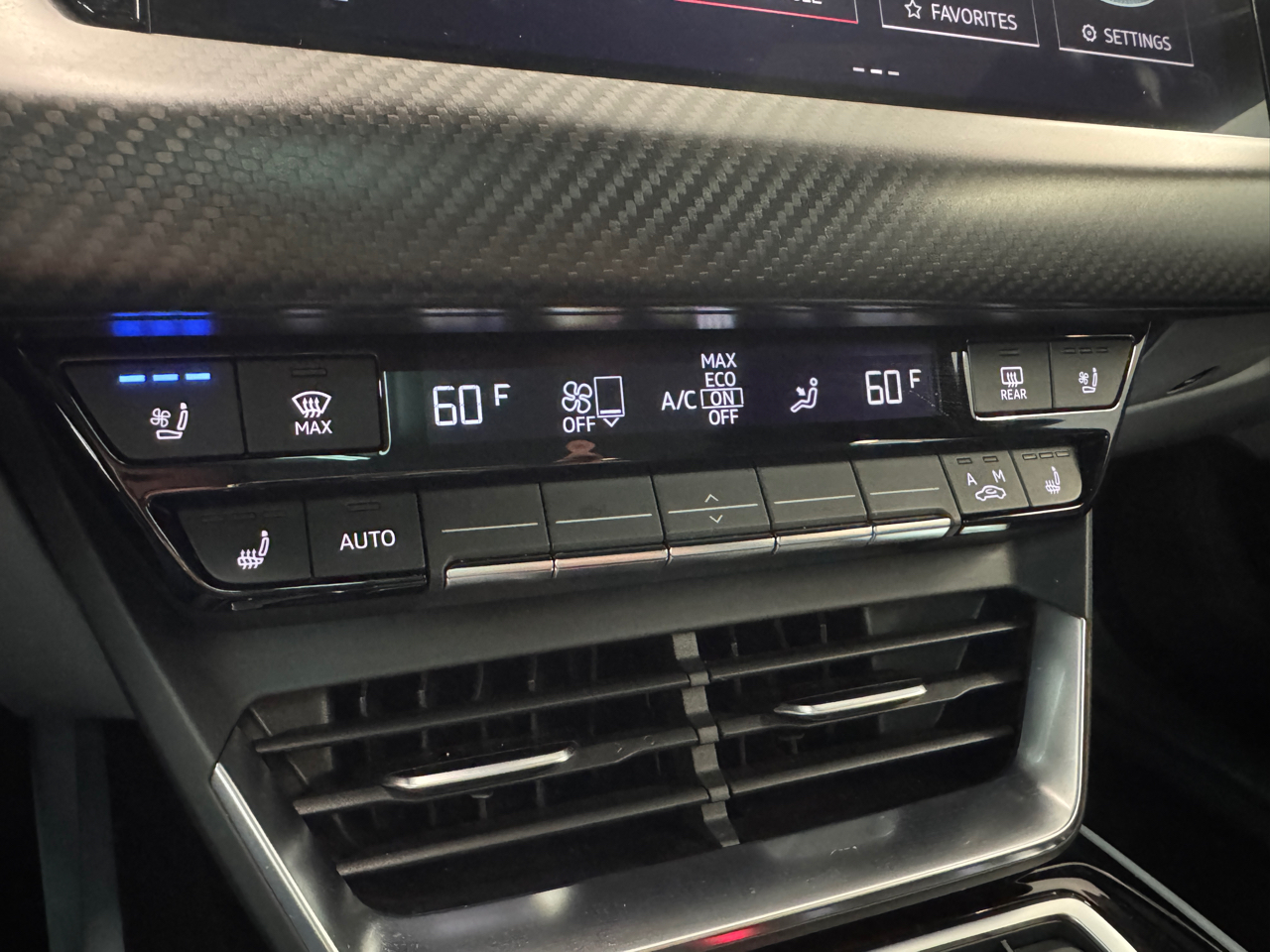 2022 Audi e-tron GT Premium Plus photo 13