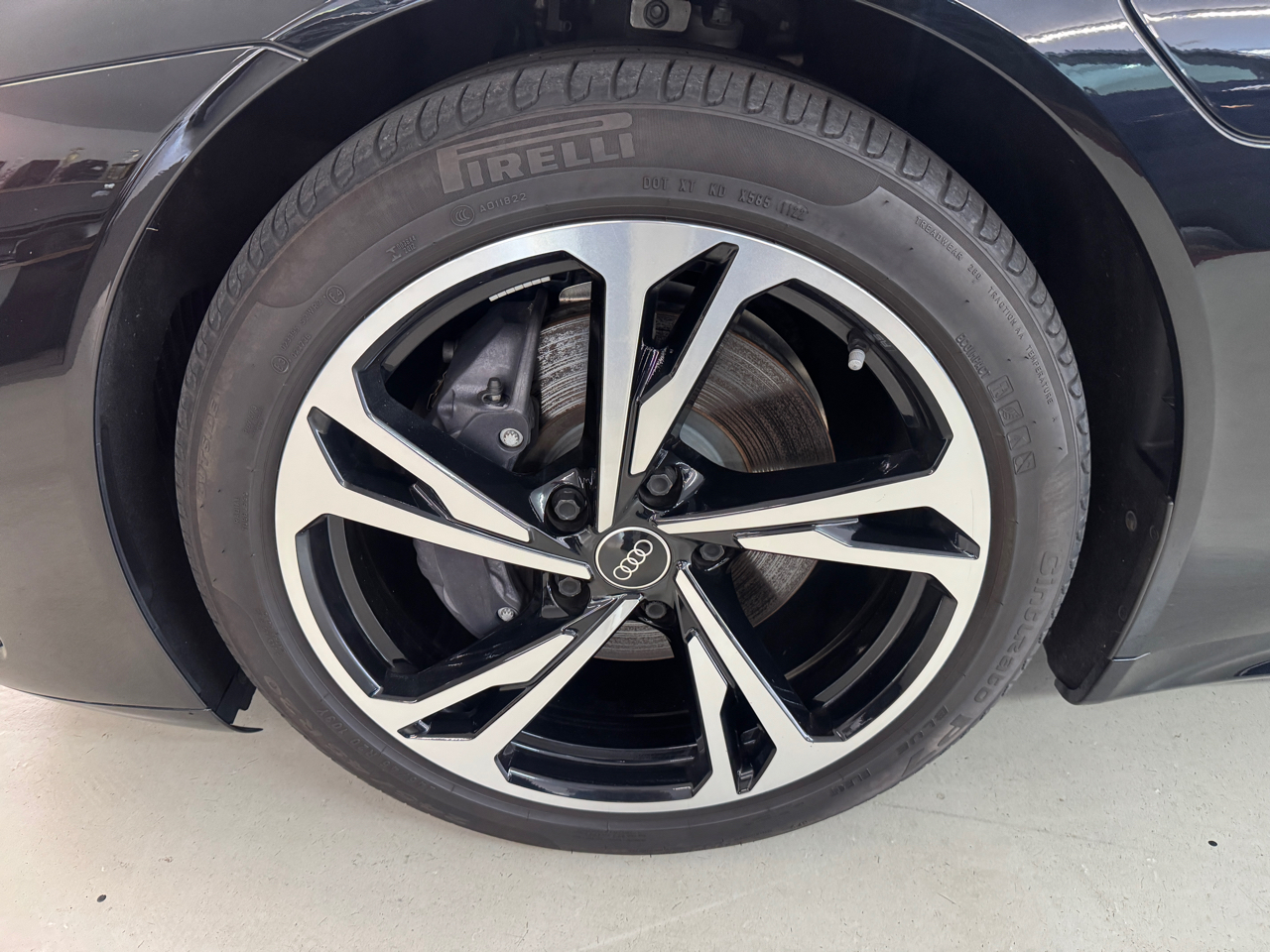 2022 Audi e-tron GT Premium Plus photo 21