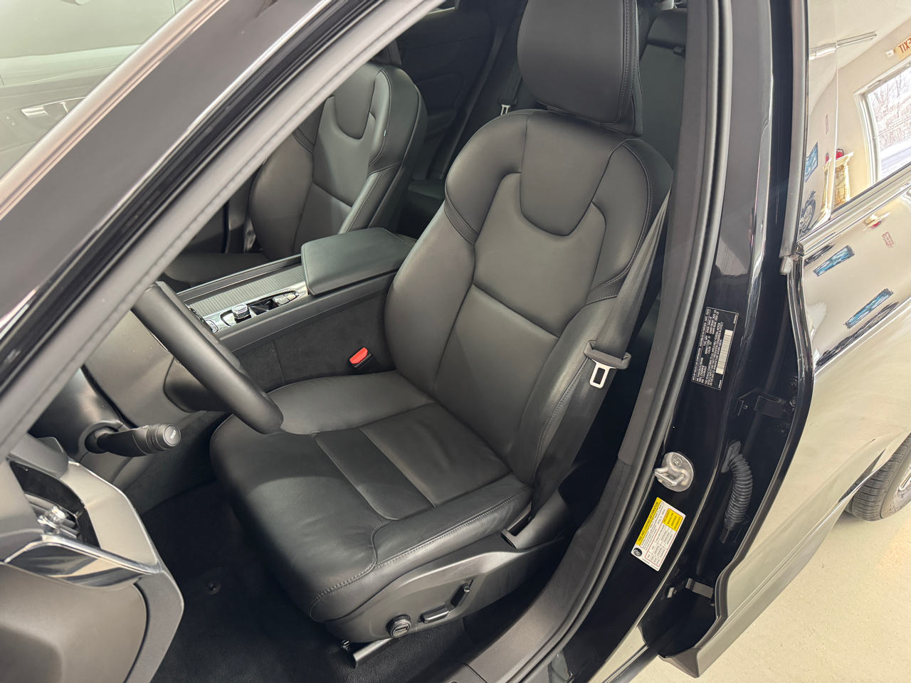 Volvo XC60 B5 Core AWD 2025