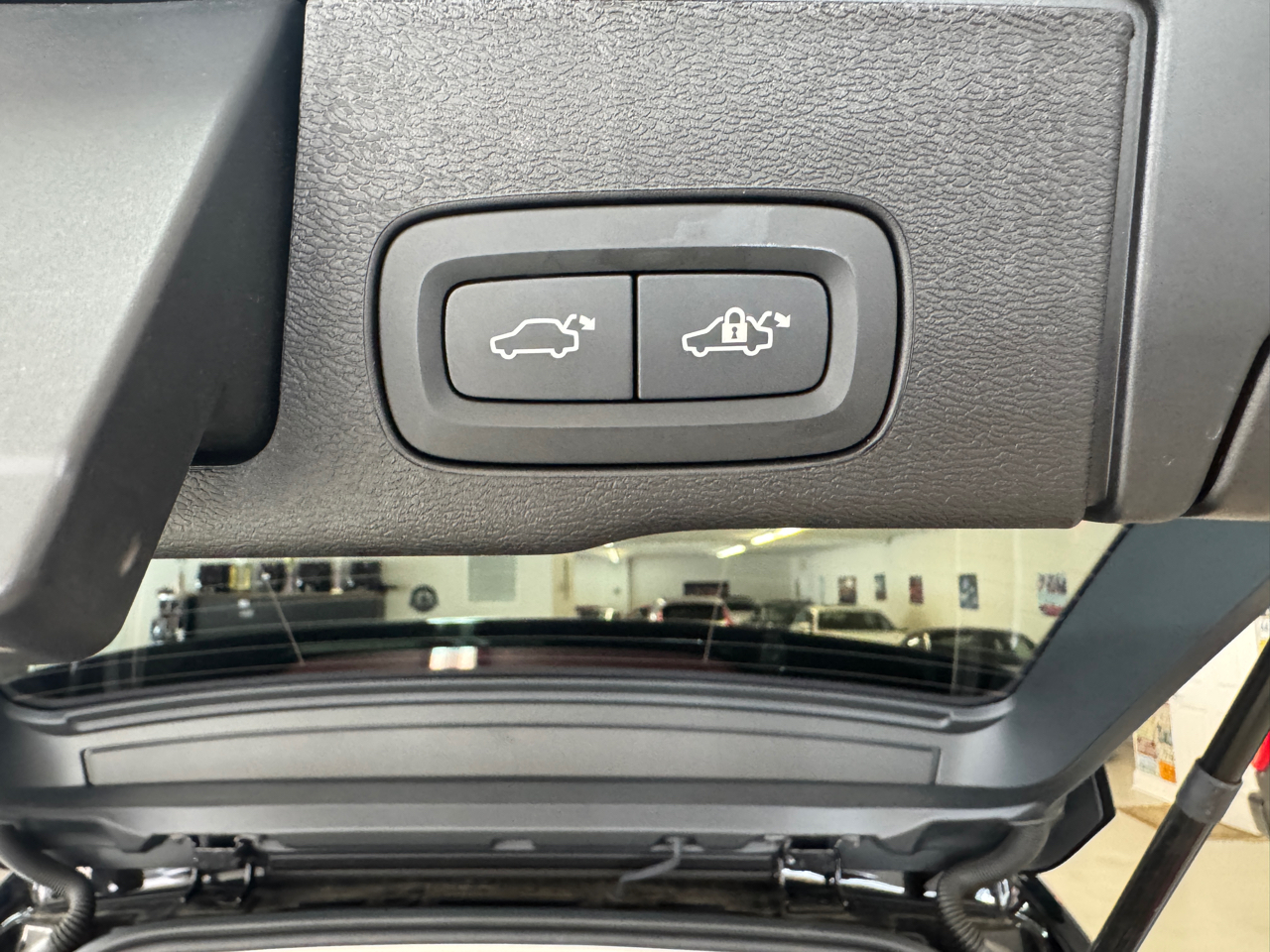 Volvo XC60 B5 Core AWD 2025