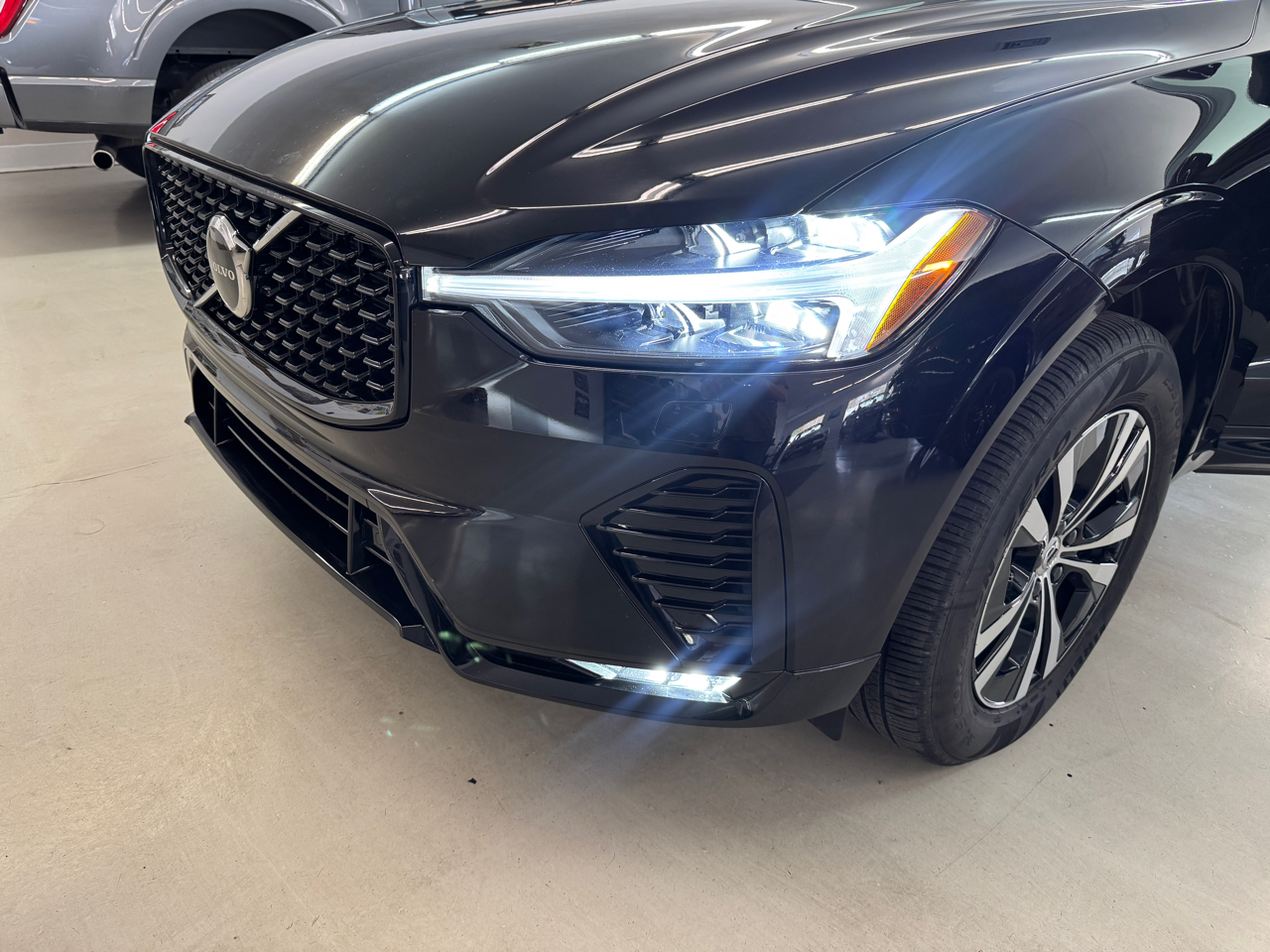 Volvo XC60 B5 Core AWD 2025