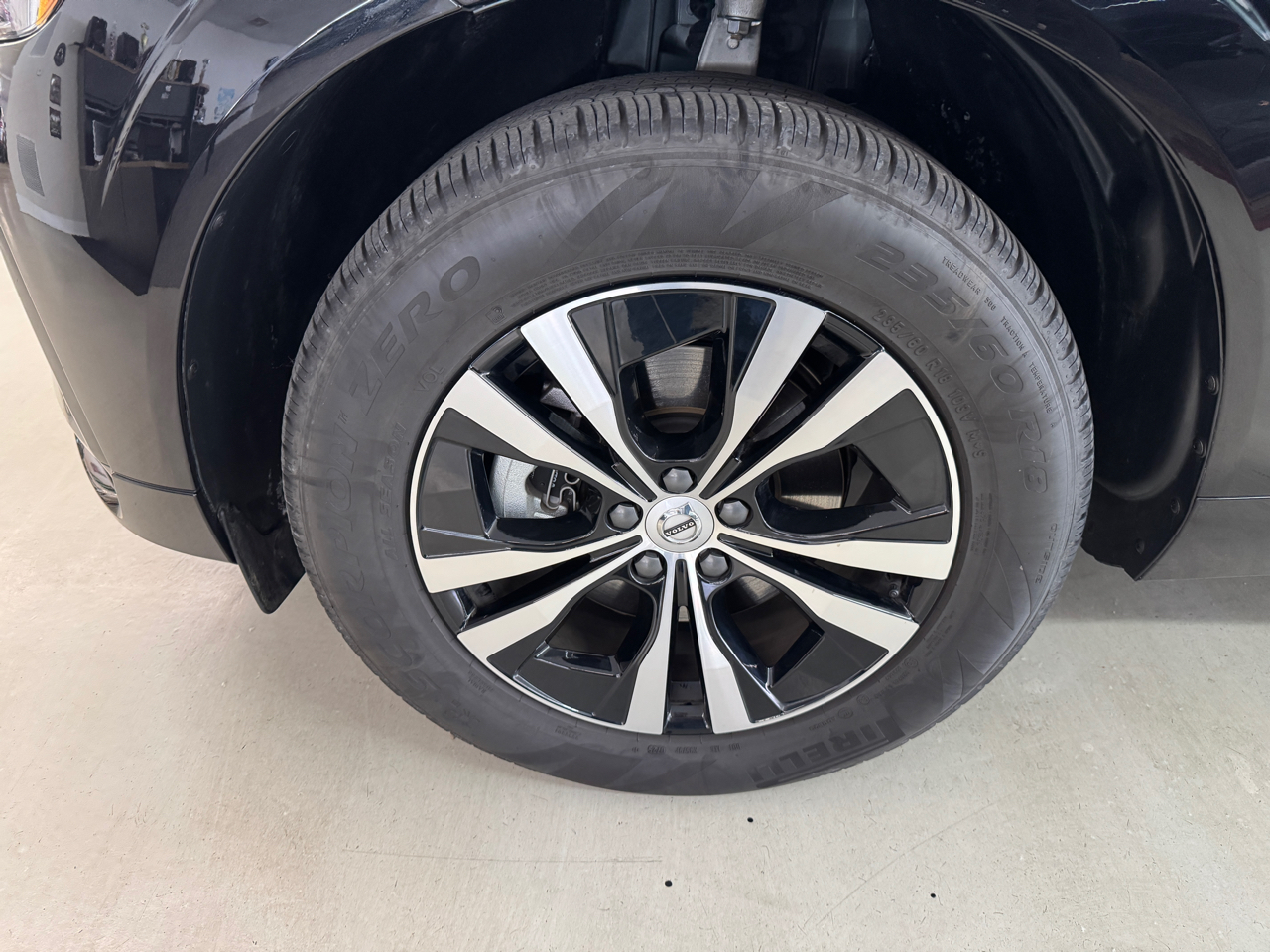 Volvo XC60 B5 Core AWD 2025