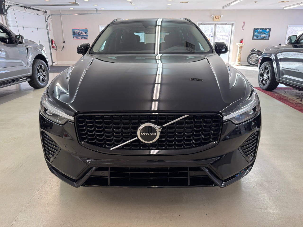 Volvo XC60 B5 Core AWD 2025