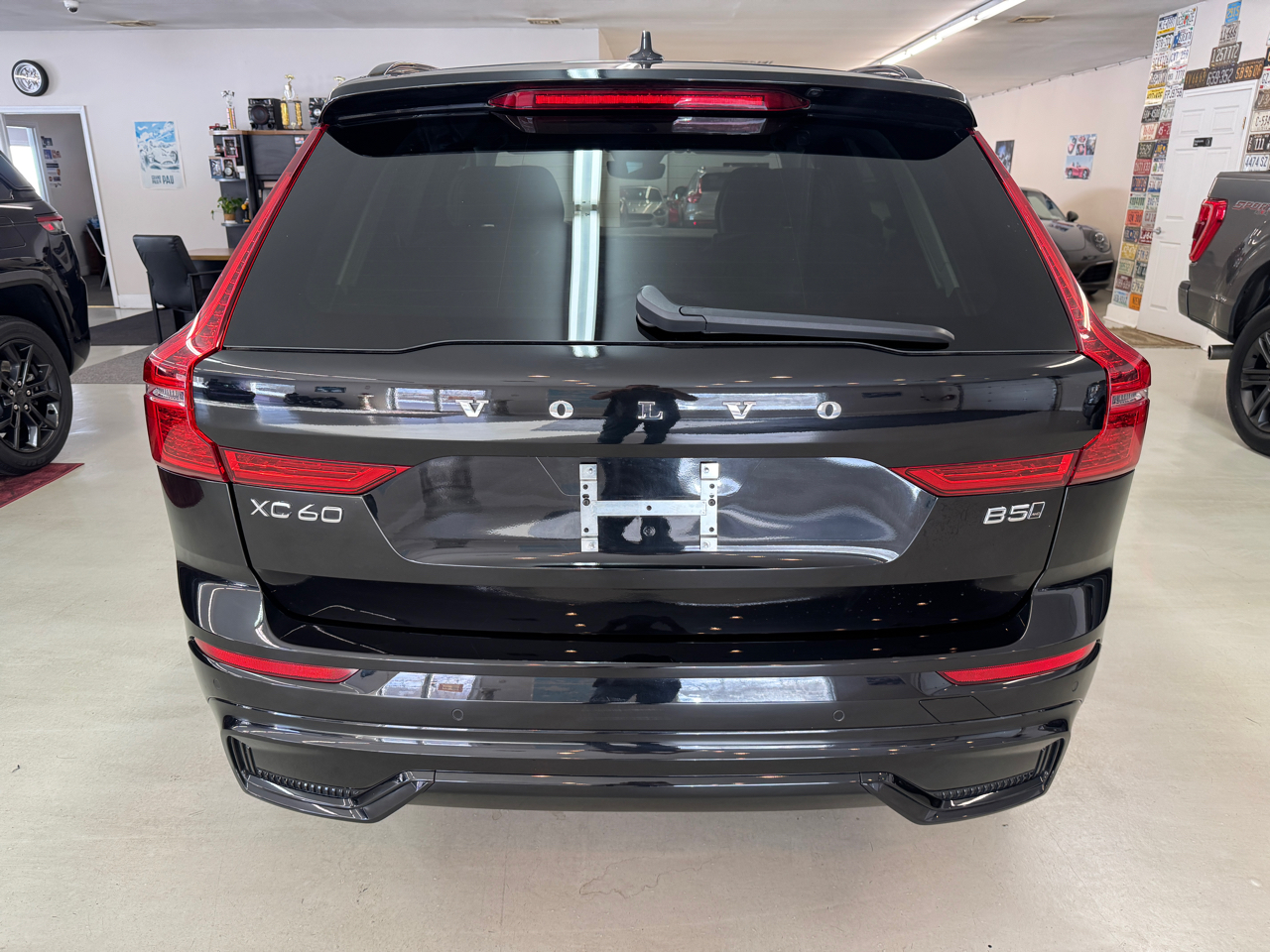 Volvo XC60 B5 Core AWD 2025