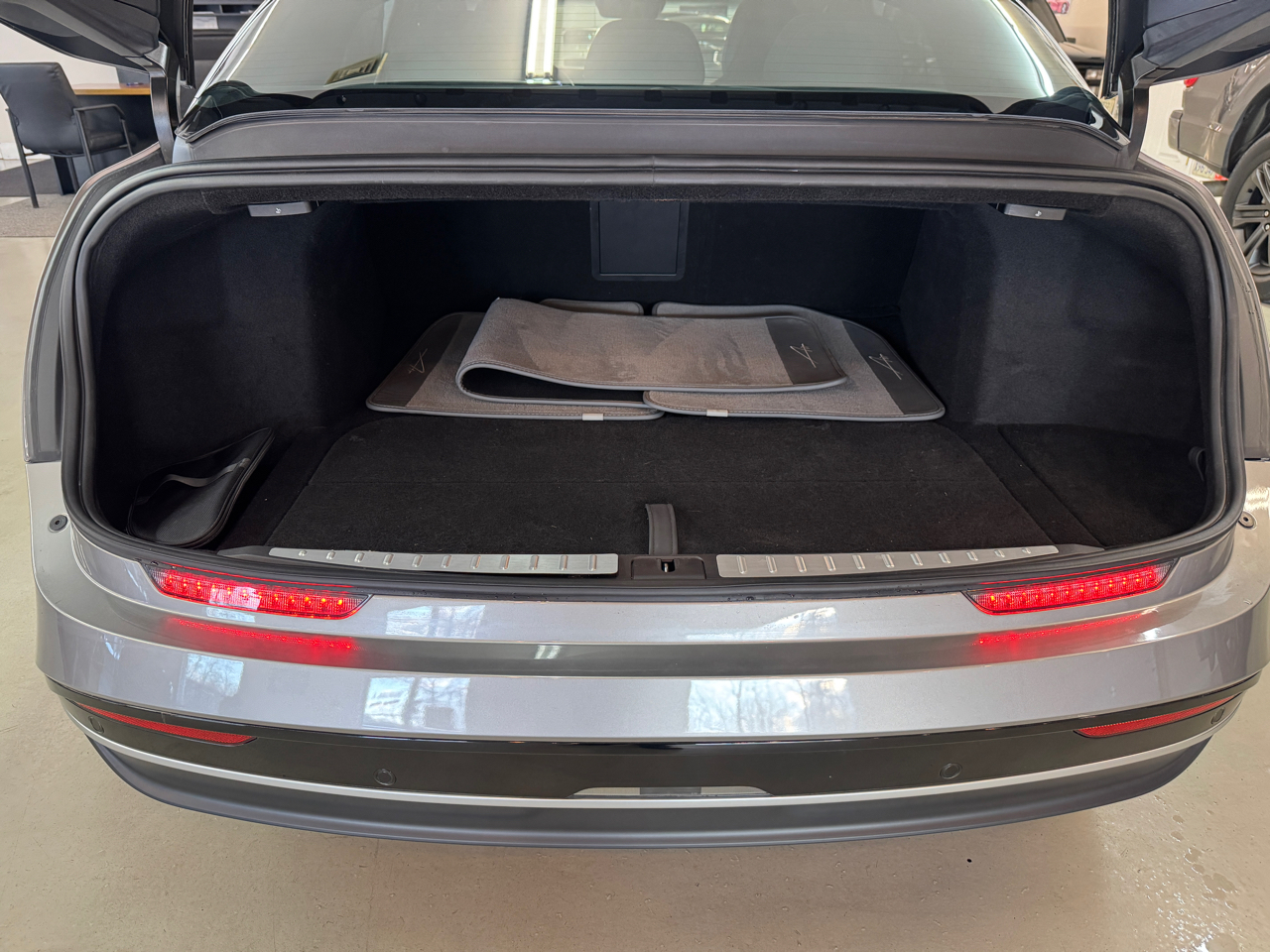 Lucid Air Touring 2023