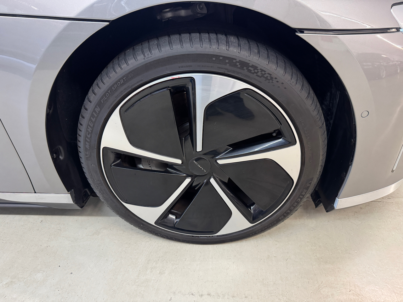 Lucid Air Touring 2023