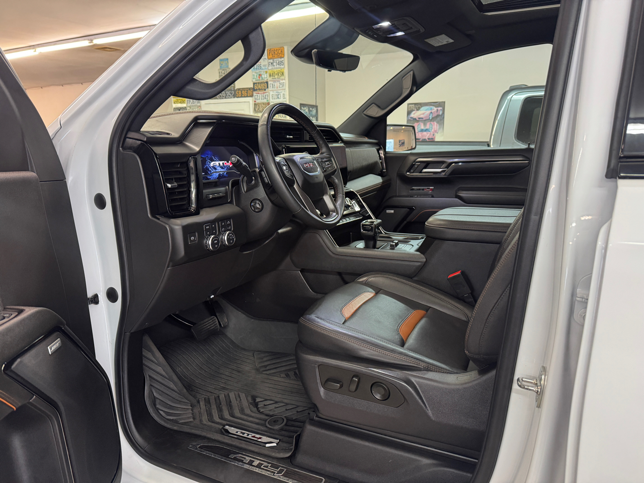 GMC Sierra 1500 AT4 Crew Cab 4WD 2024
