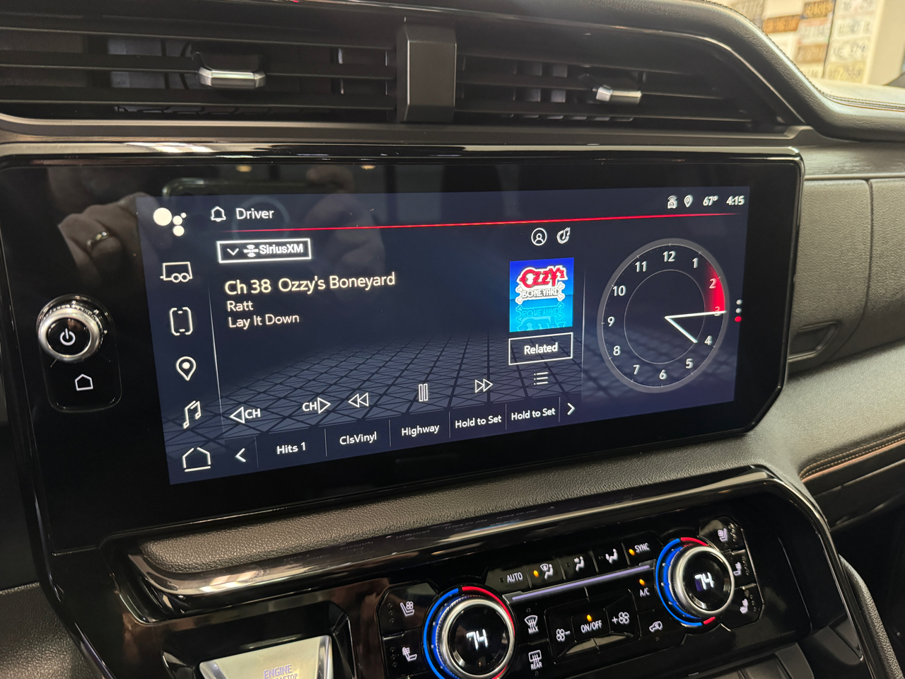 GMC Sierra 1500 AT4 Crew Cab 4WD 2024