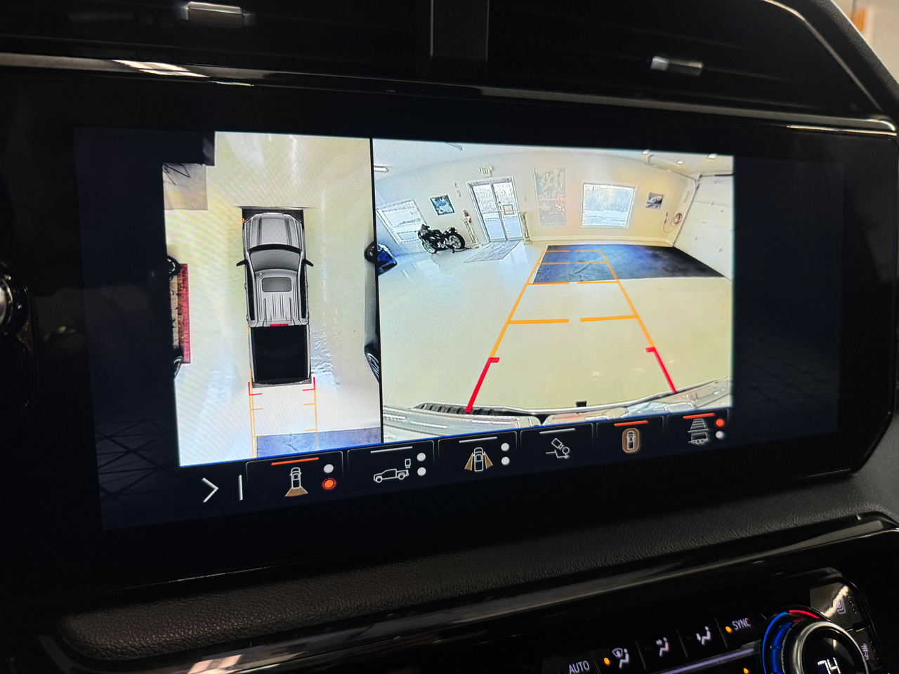 GMC Sierra 1500 AT4 Crew Cab 4WD 2024