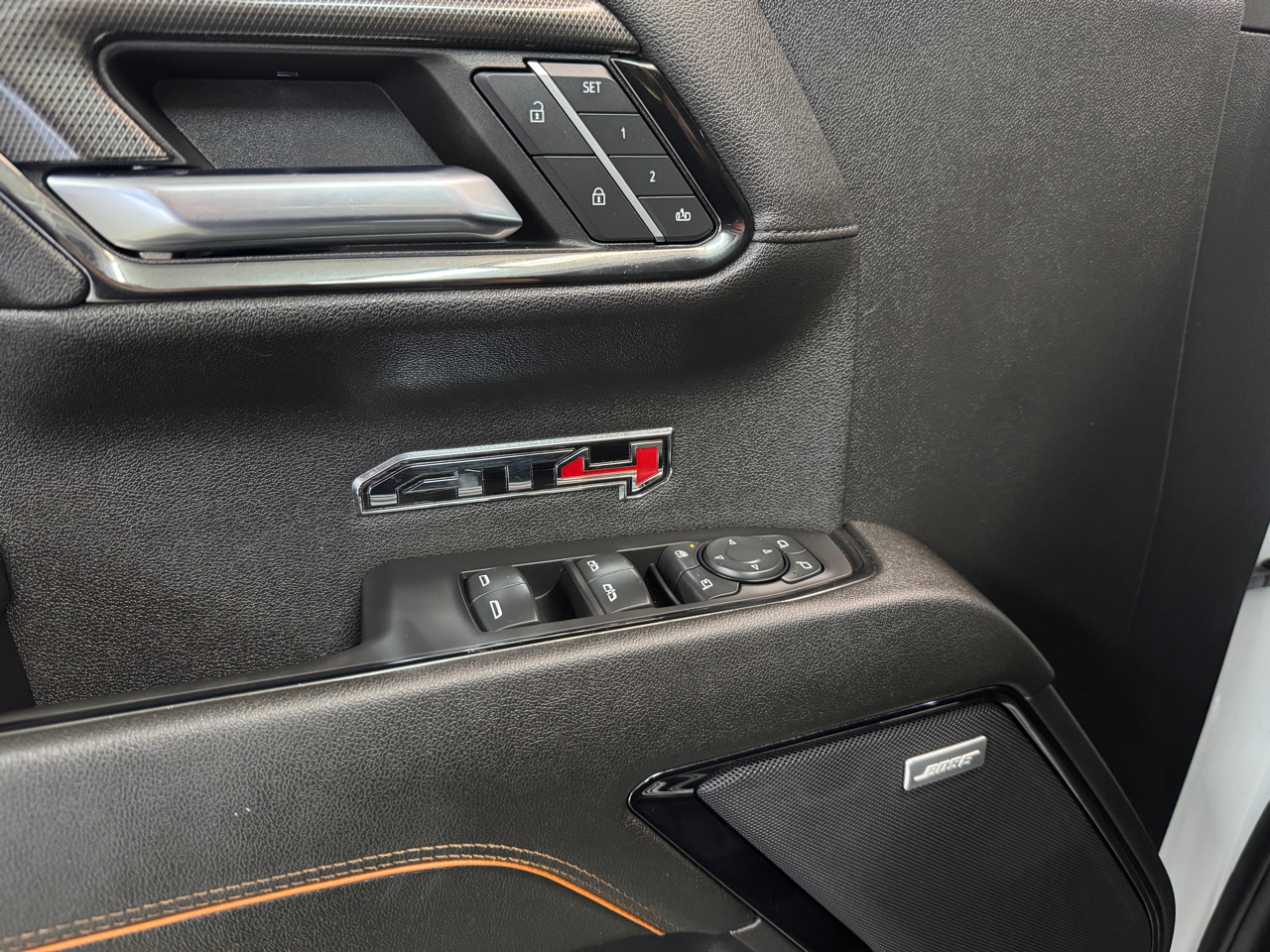 GMC Sierra 1500 AT4 Crew Cab 4WD 2024