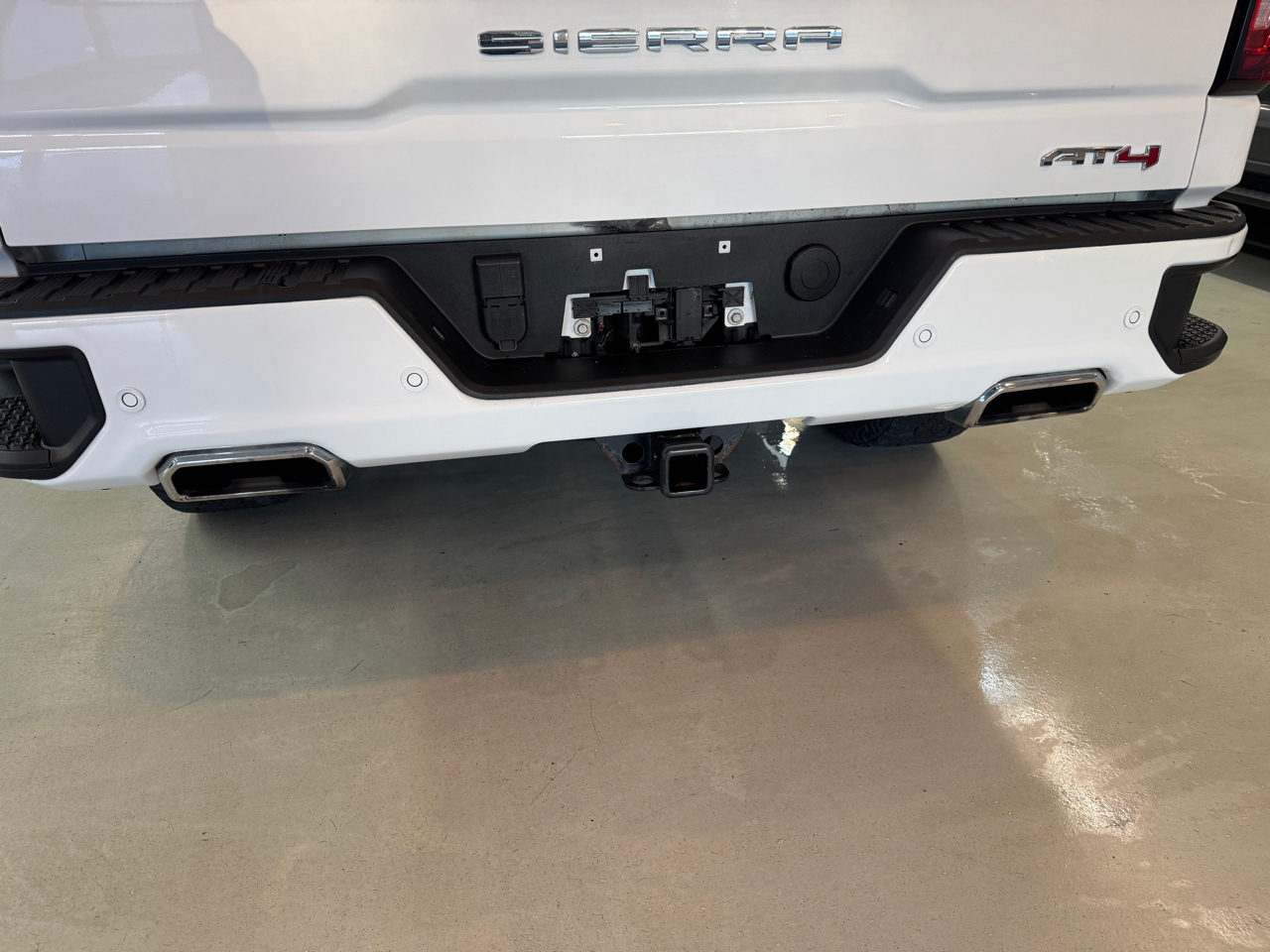 GMC Sierra 1500 AT4 Crew Cab 4WD 2024