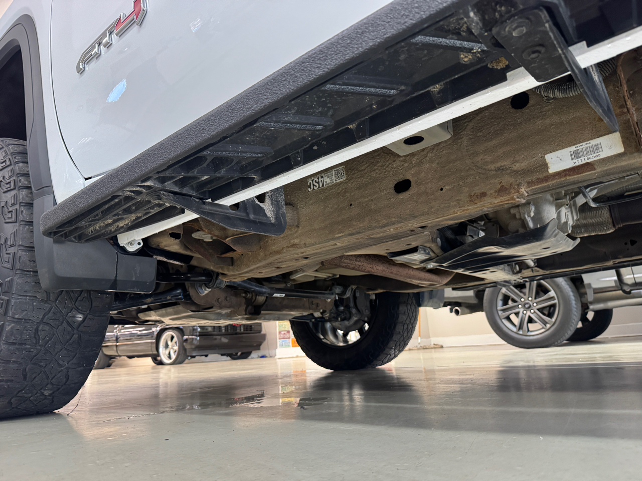 GMC Sierra 1500 AT4 Crew Cab 4WD 2024