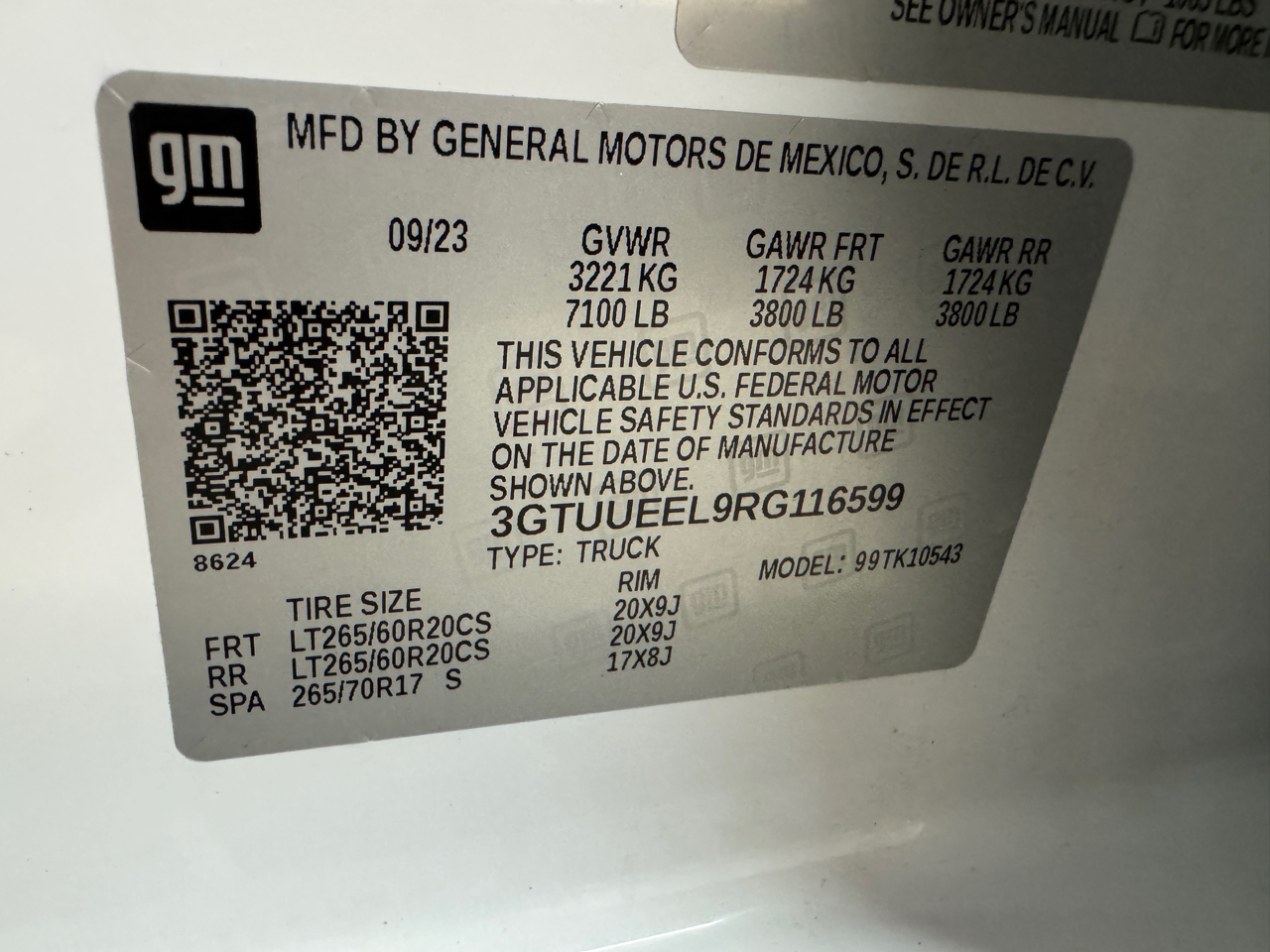 GMC Sierra 1500 AT4 Crew Cab 4WD 2024