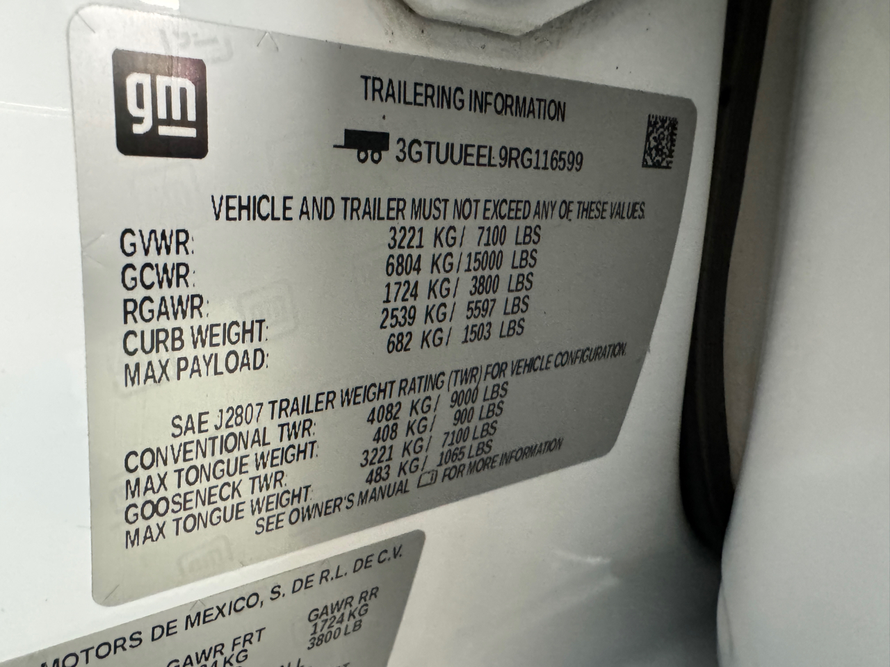 GMC Sierra 1500 AT4 Crew Cab 4WD 2024