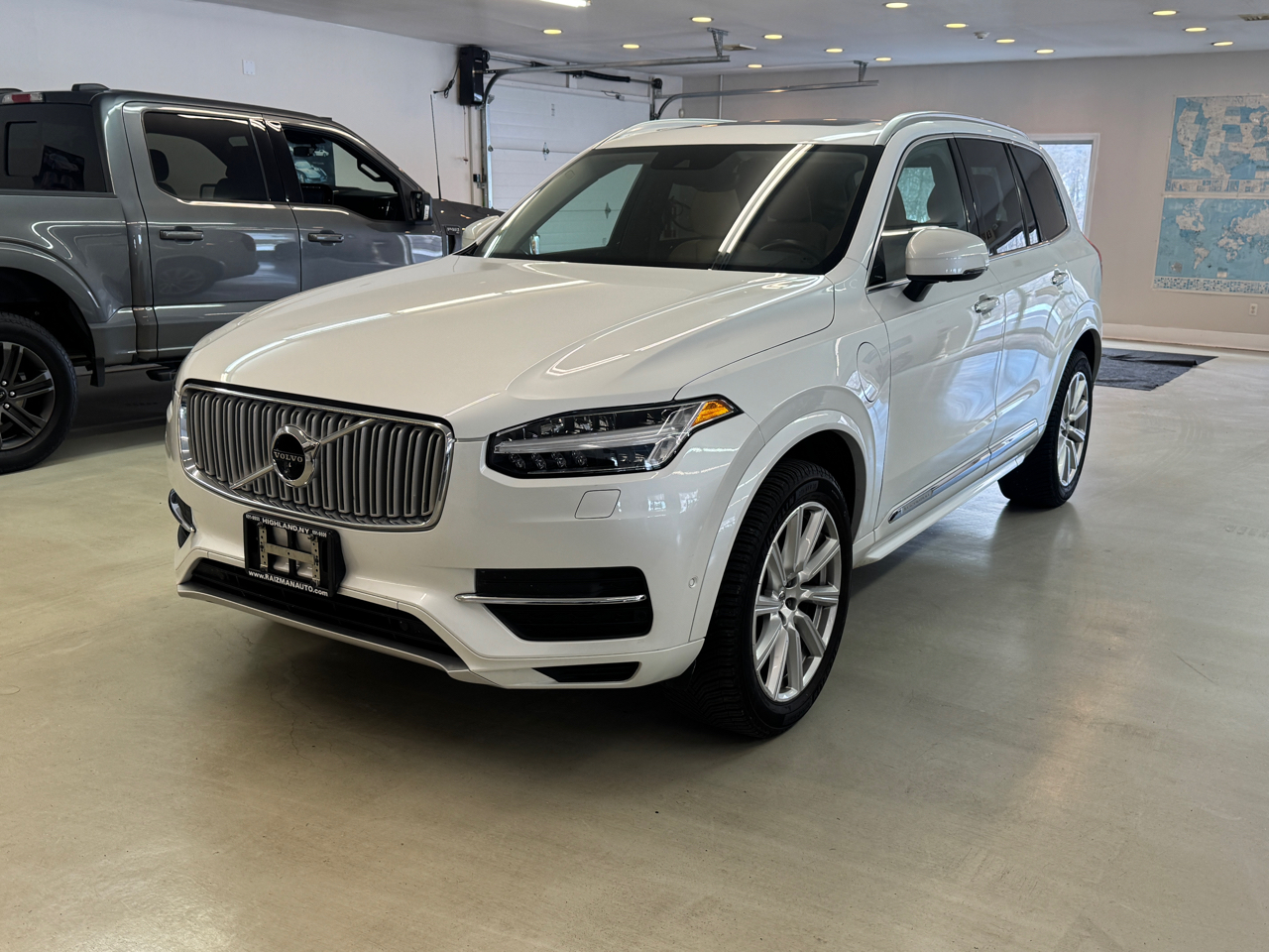 2016 Volvo XC90 Plug In Hybrid T8 Inscription AWD