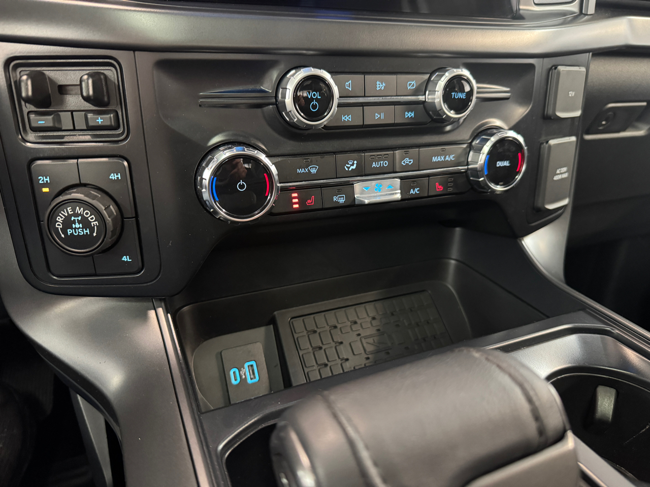 Ford F-150 XLT SuperCrew 4WD 2024