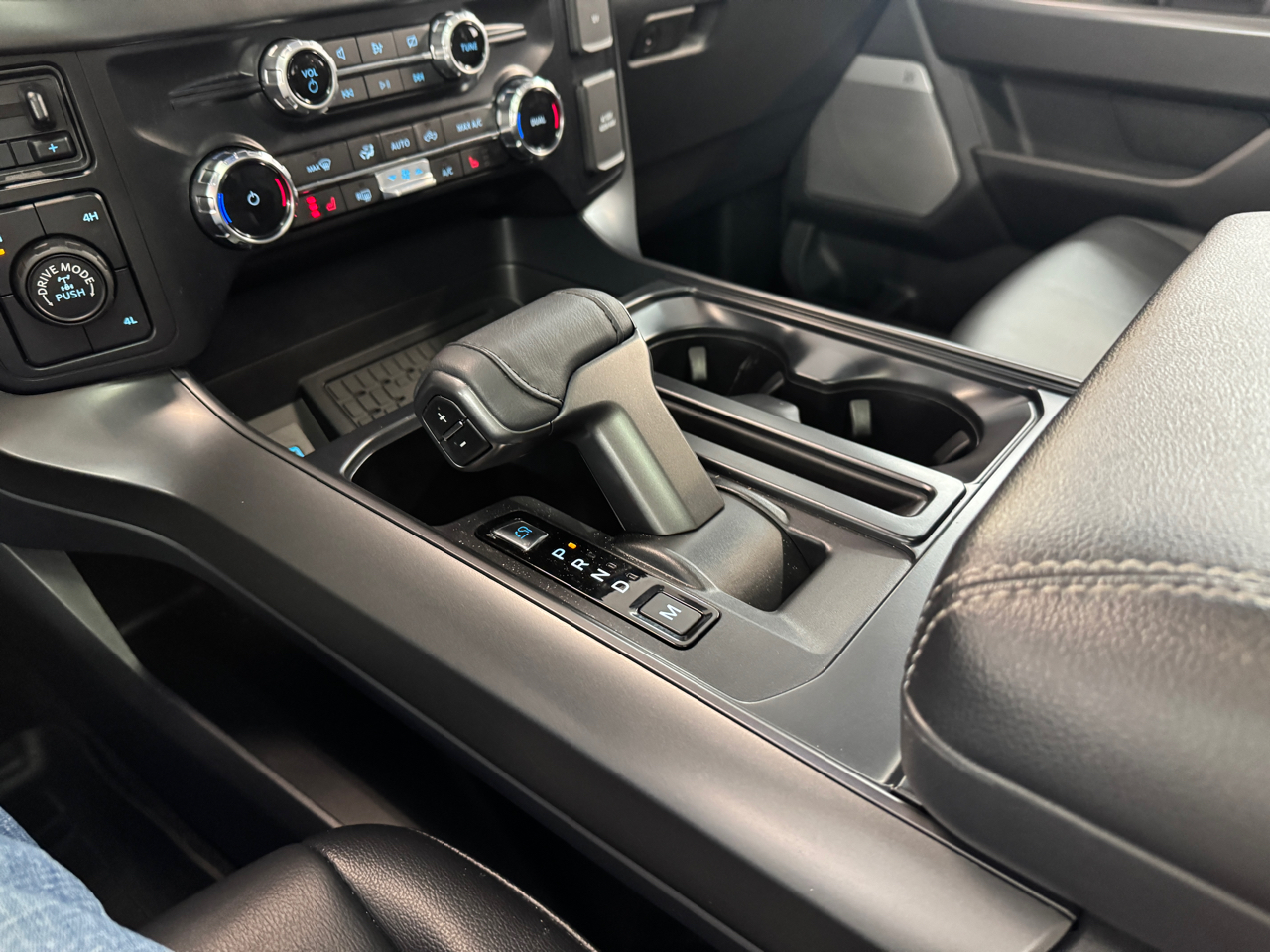 Ford F-150 XLT SuperCrew 4WD 2024