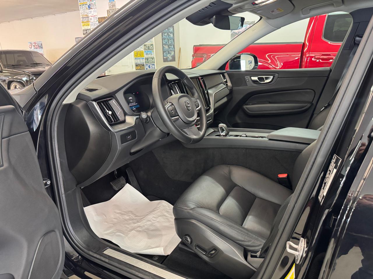 Volvo XC60 B5 Core AWD 2025