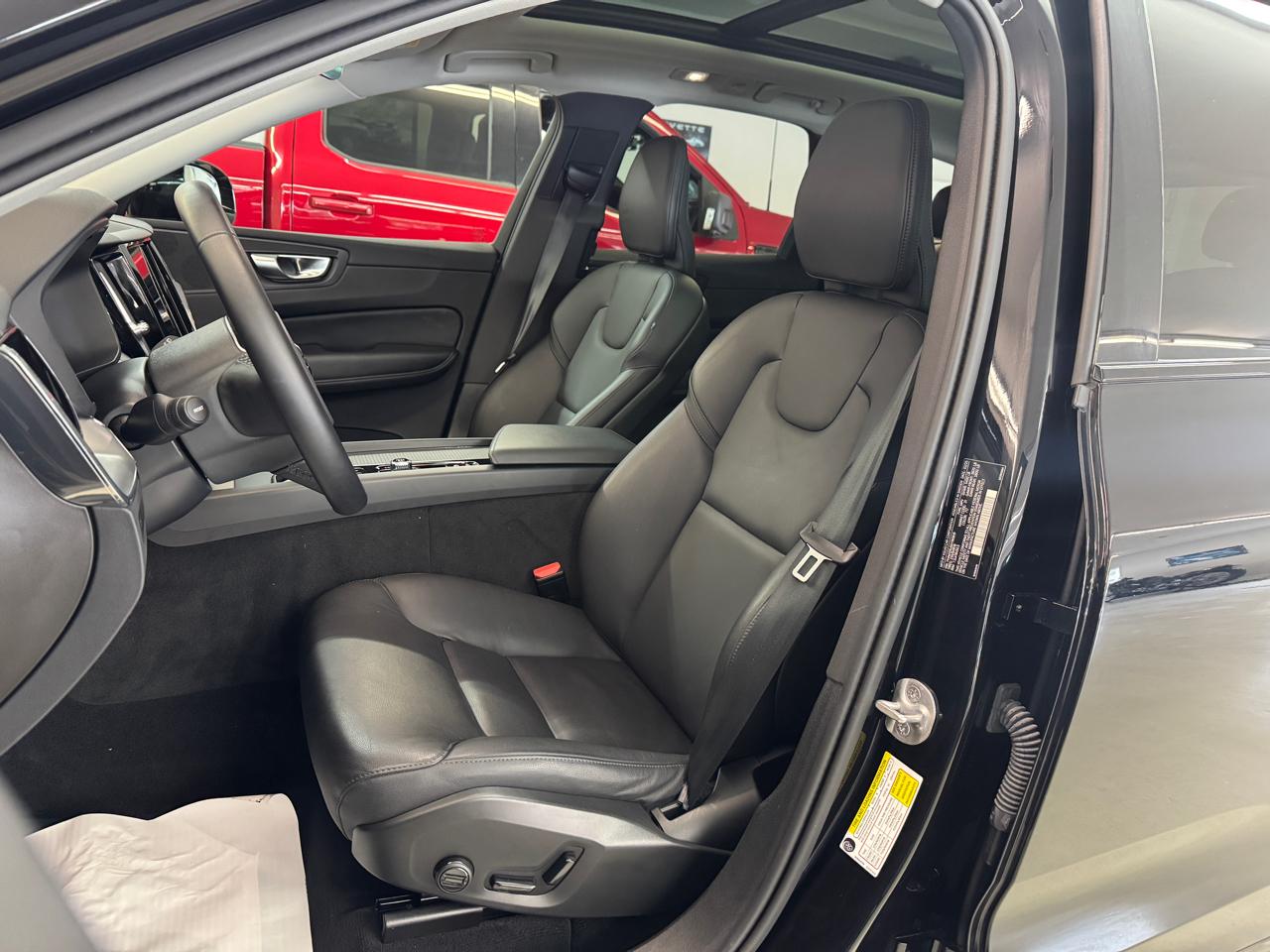 Volvo XC60 B5 Core AWD 2025