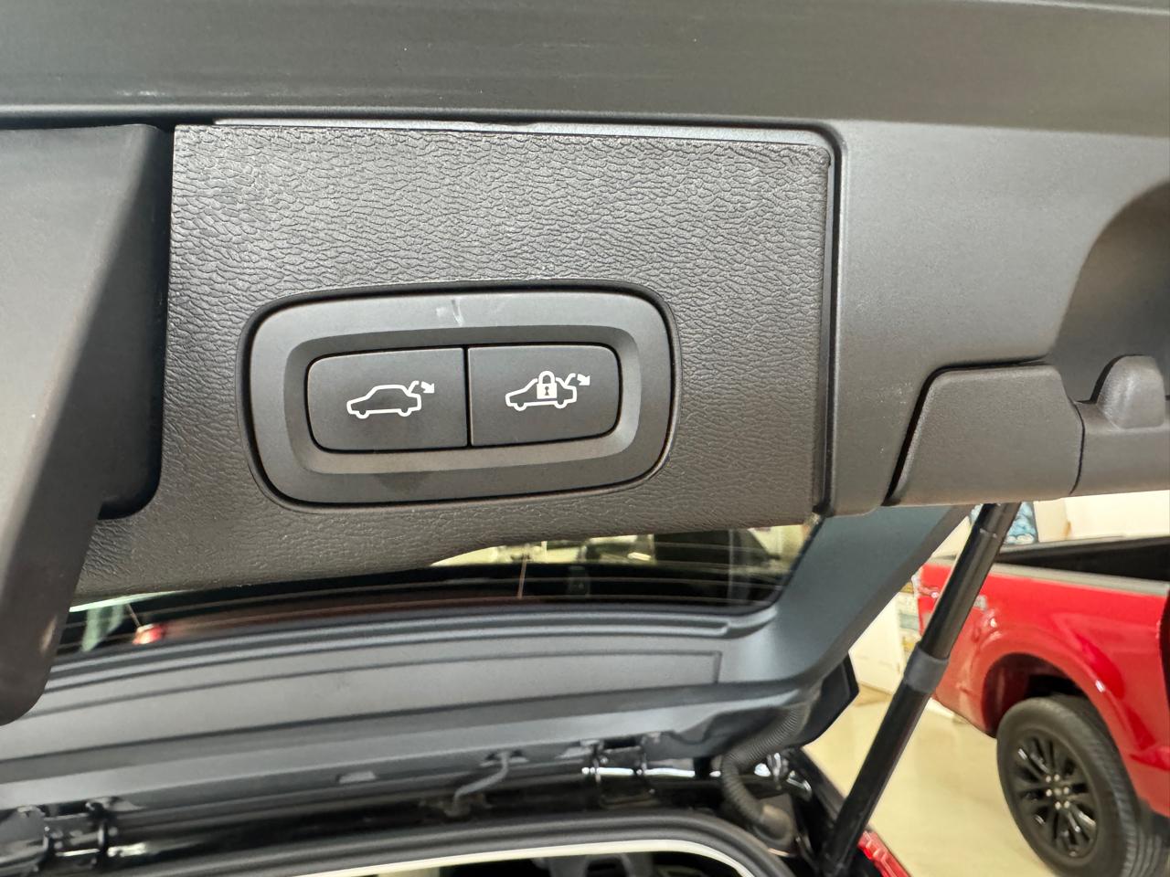 Volvo XC60 B5 Core AWD 2025