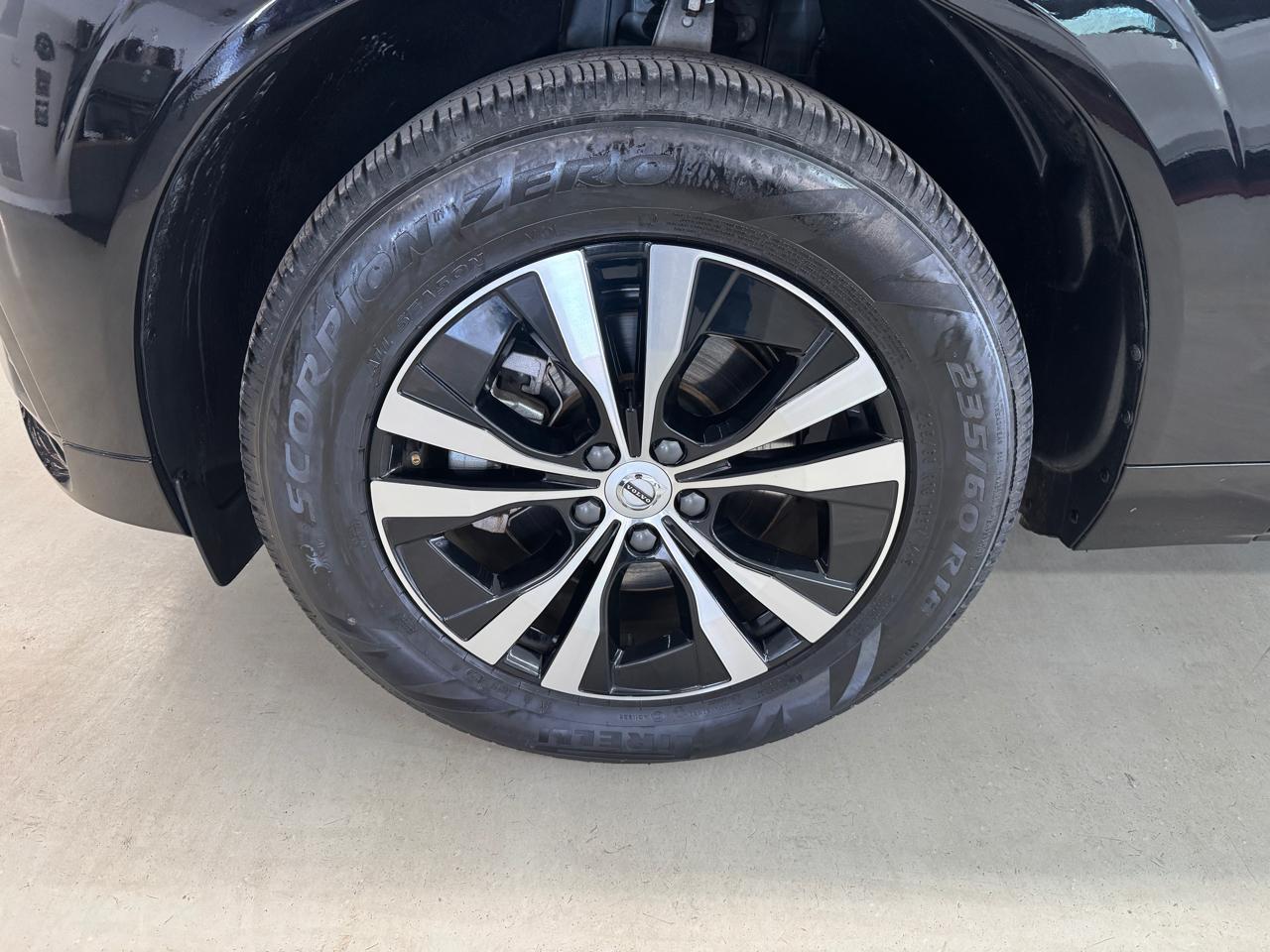 Volvo XC60 B5 Core AWD 2025