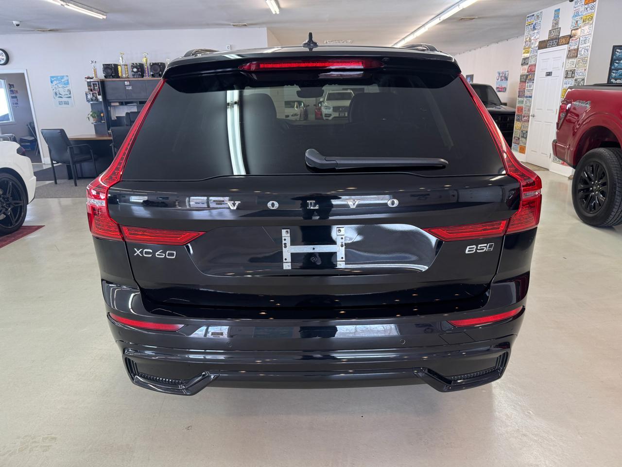 Volvo XC60 B5 Core AWD 2025