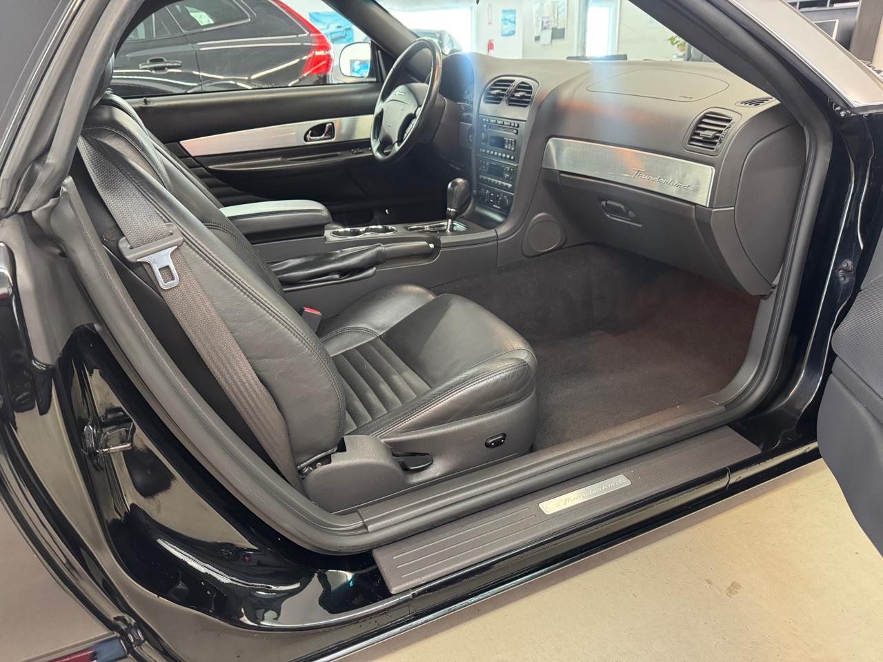 Ford Thunderbird Premium Hardtop 2002