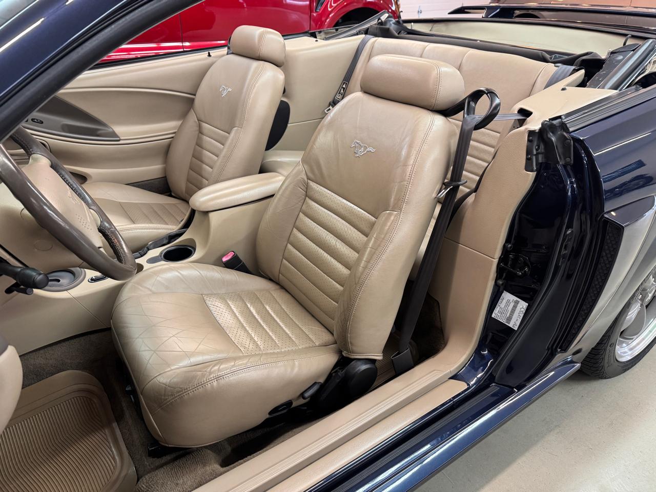 Ford Mustang GT Premium Convertible 2001