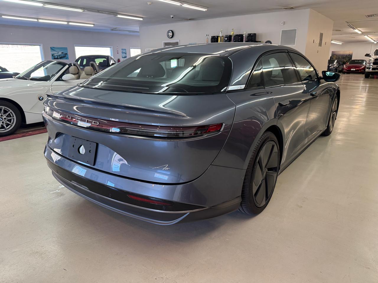 Lucid Air Pure 2024
