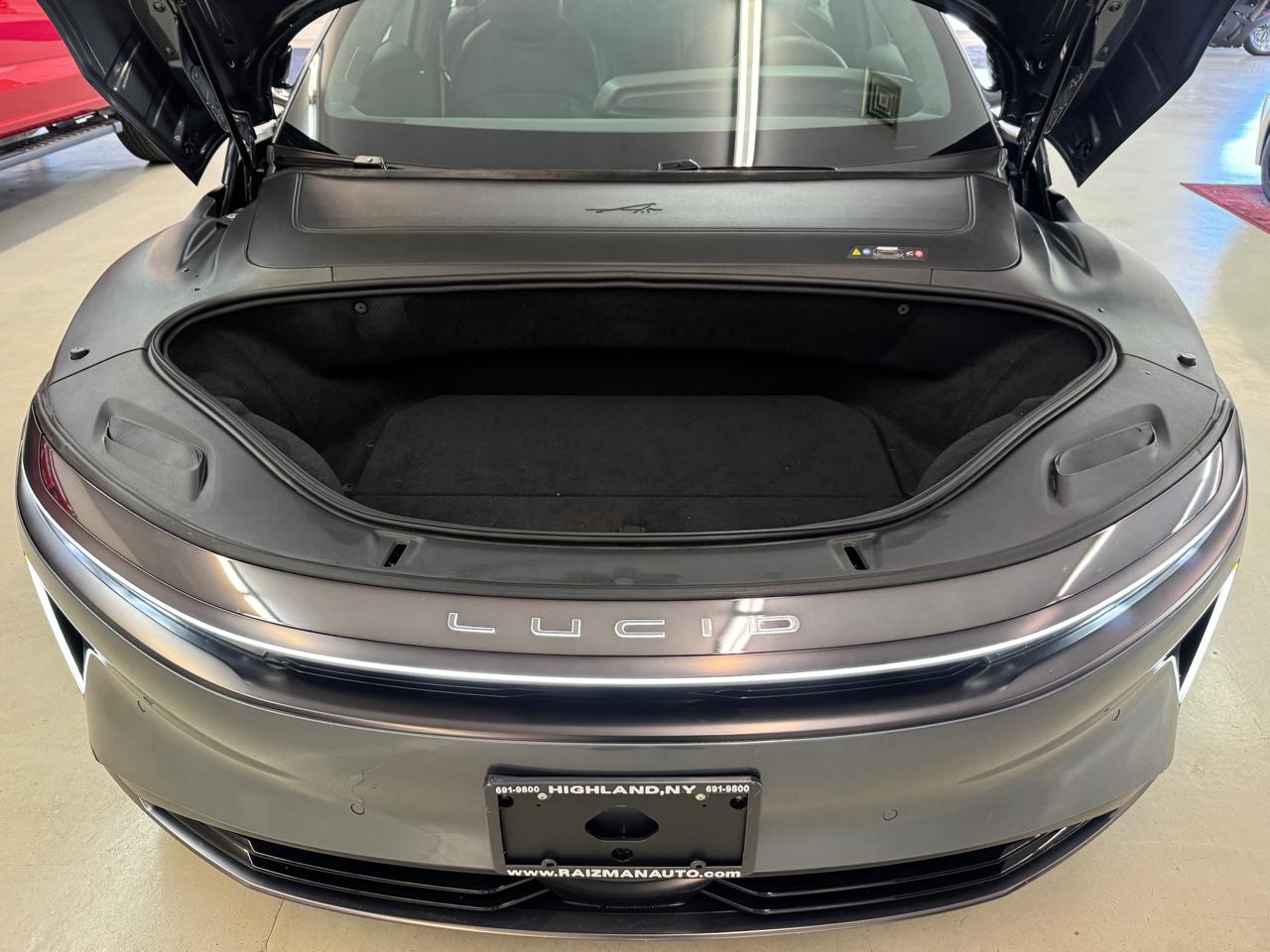 Lucid Air Pure 2024
