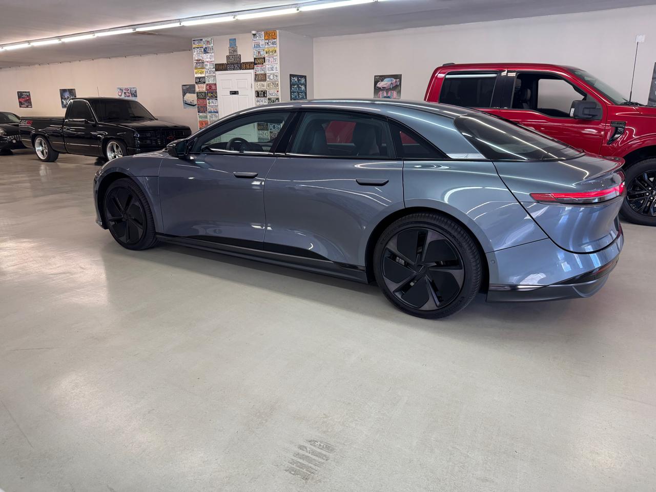 Lucid Air Pure 2024