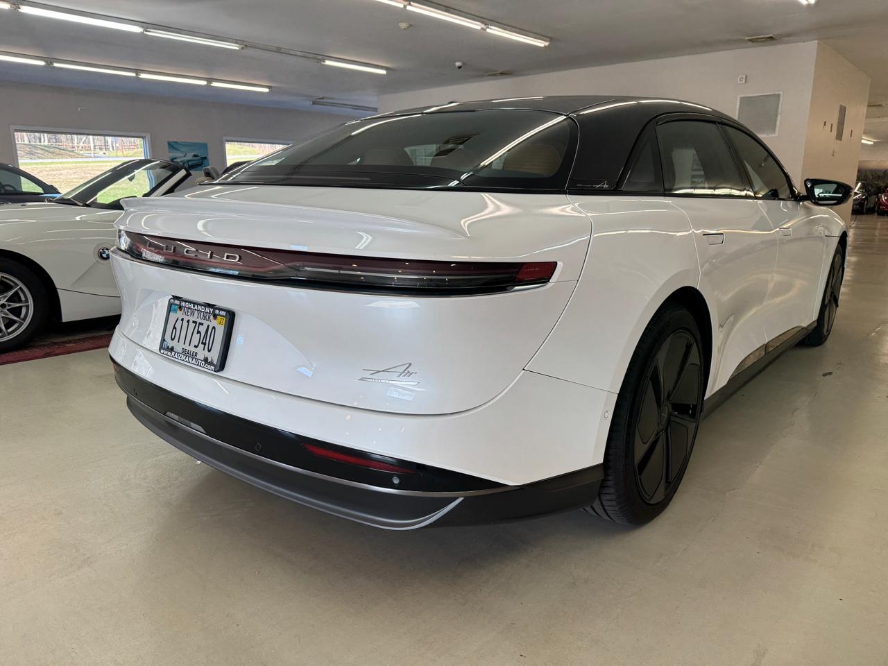 Lucid Air Touring 2024