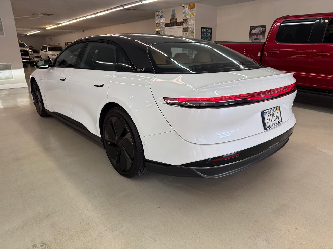 Lucid Air Touring 2024