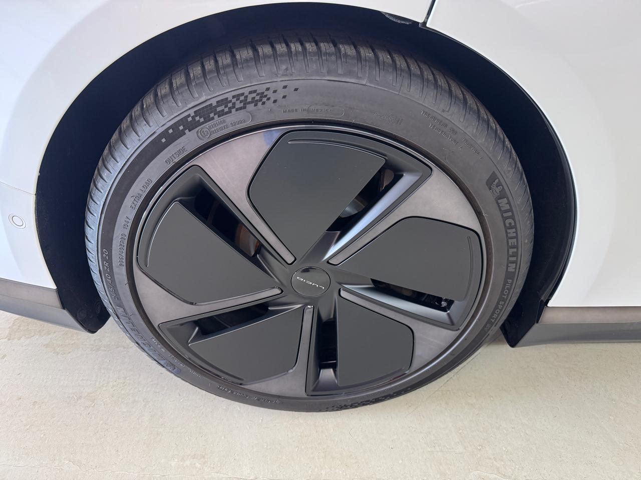 Lucid Air Touring 2024