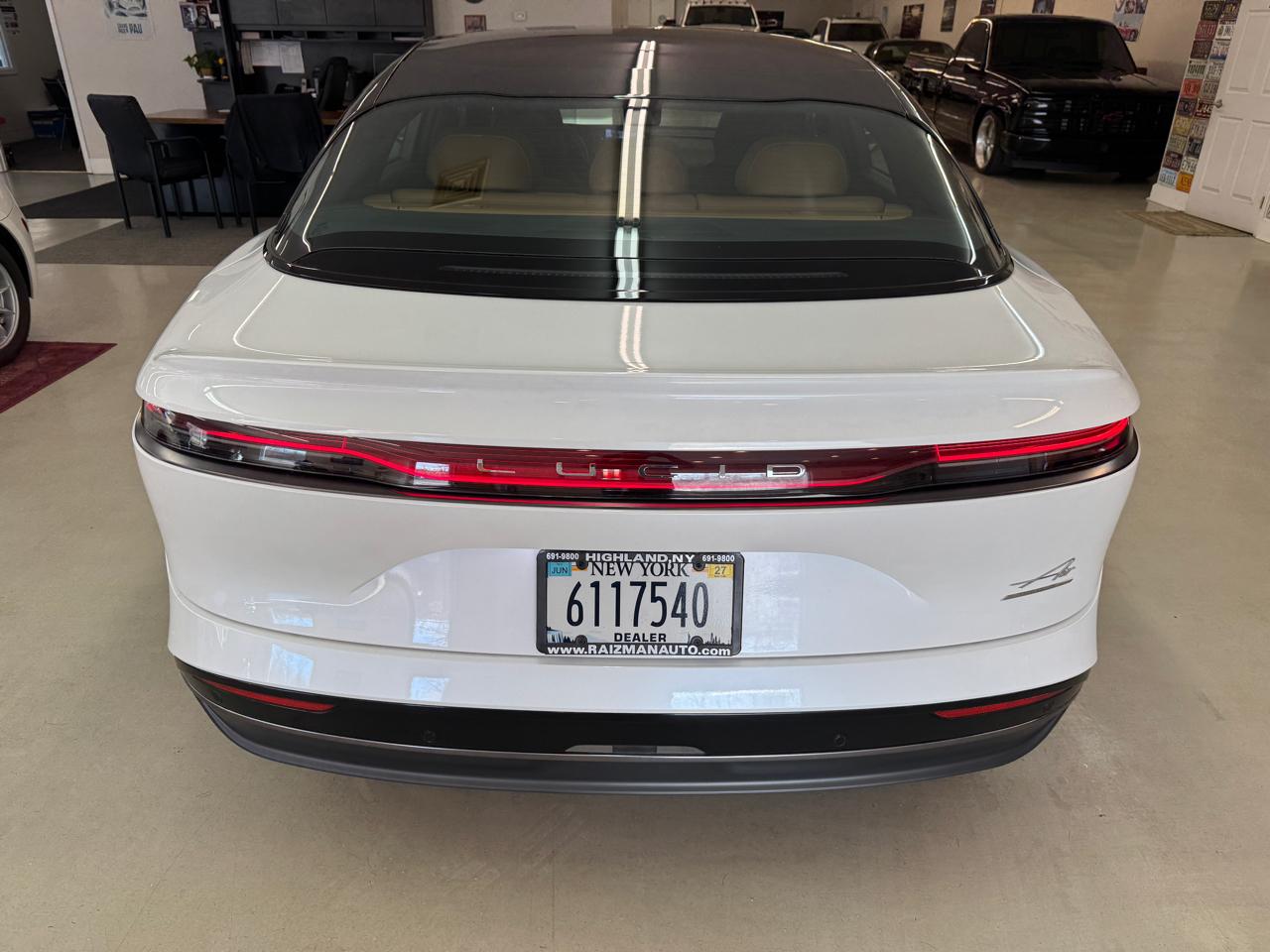 Lucid Air Touring 2024