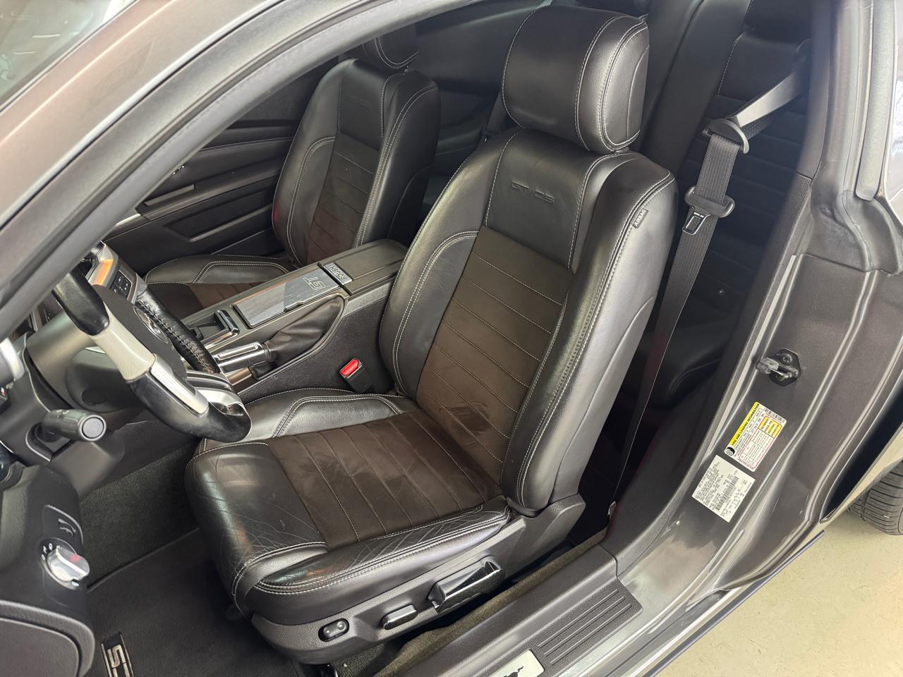 Ford Mustang GT Premium Coupe 2014