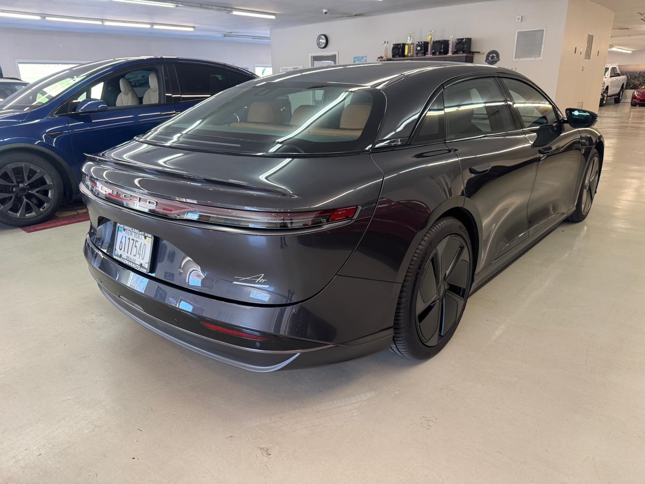 Lucid Air Touring 2024