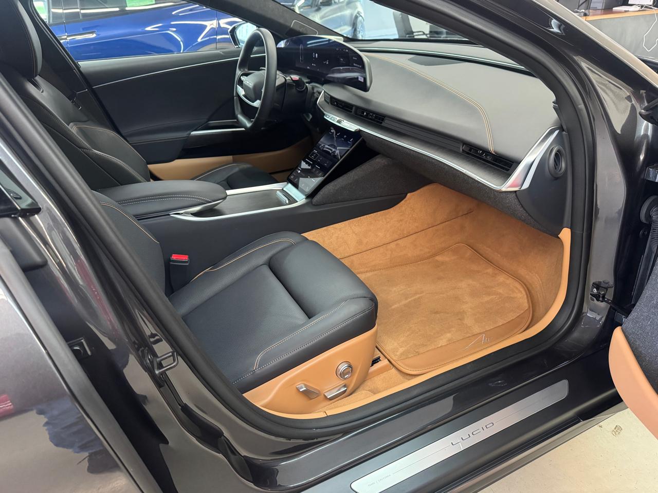 Lucid Air Touring 2024