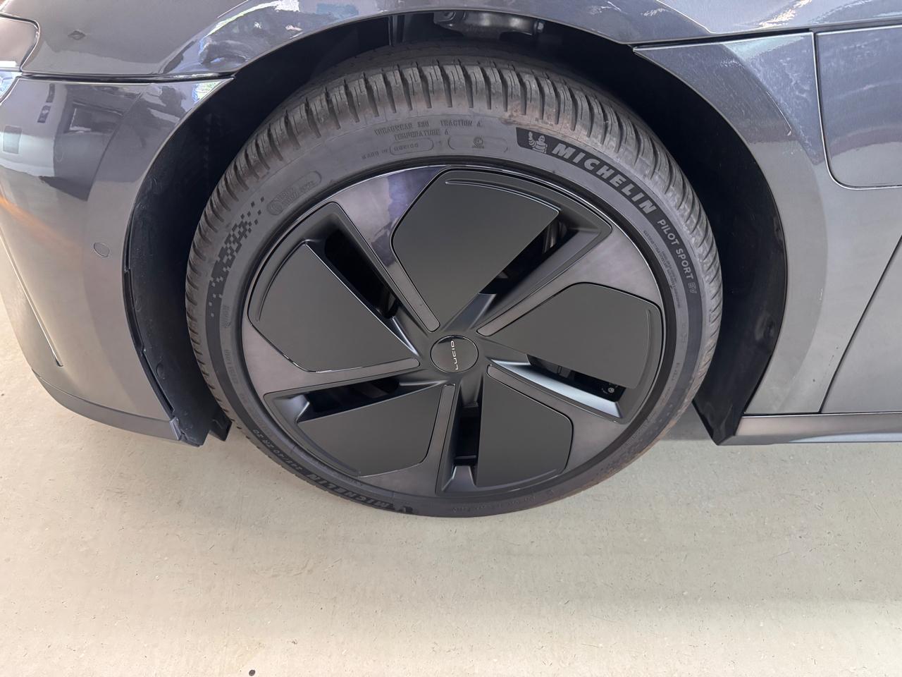 Lucid Air Touring 2024