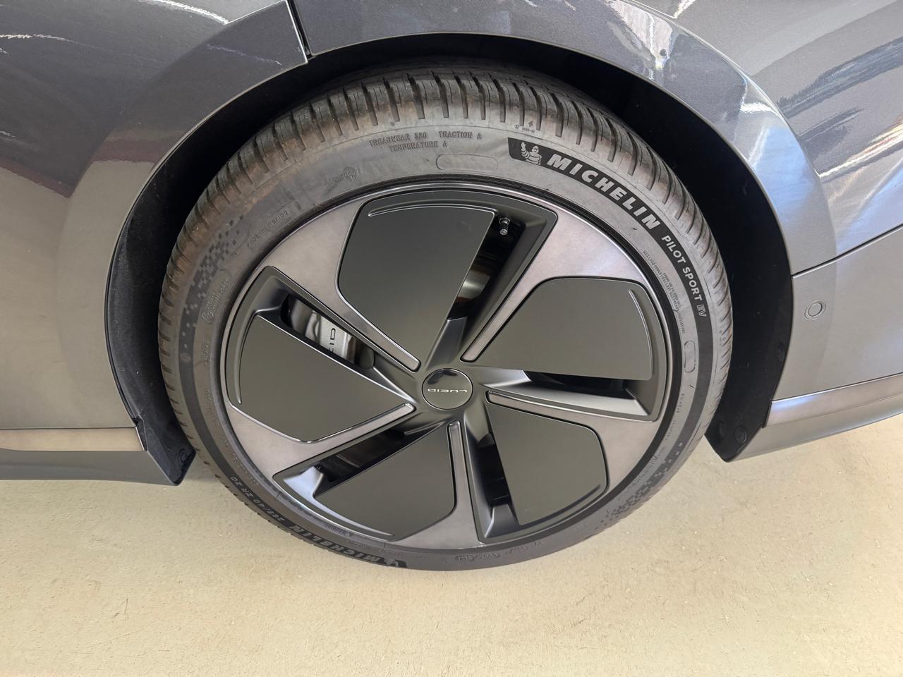 Lucid Air Touring 2024