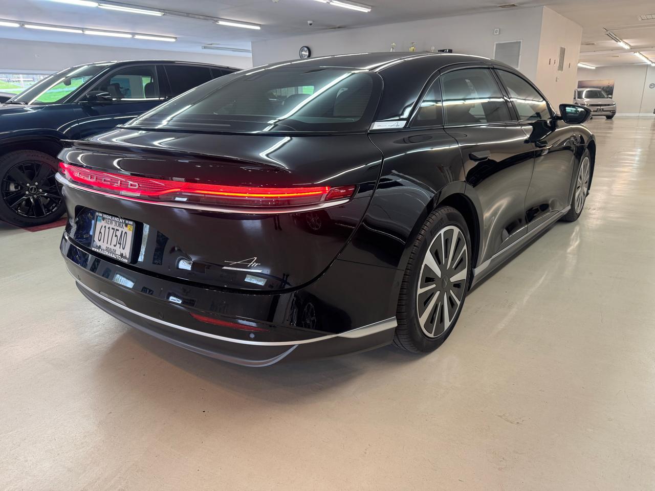 Lucid Air Touring 2023