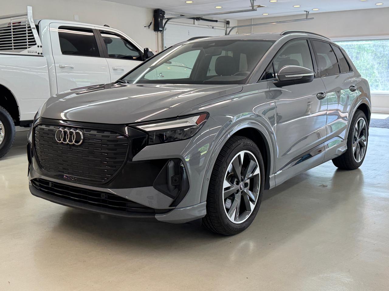 2024 Audi Q4 e-tron Premium Plus w/55