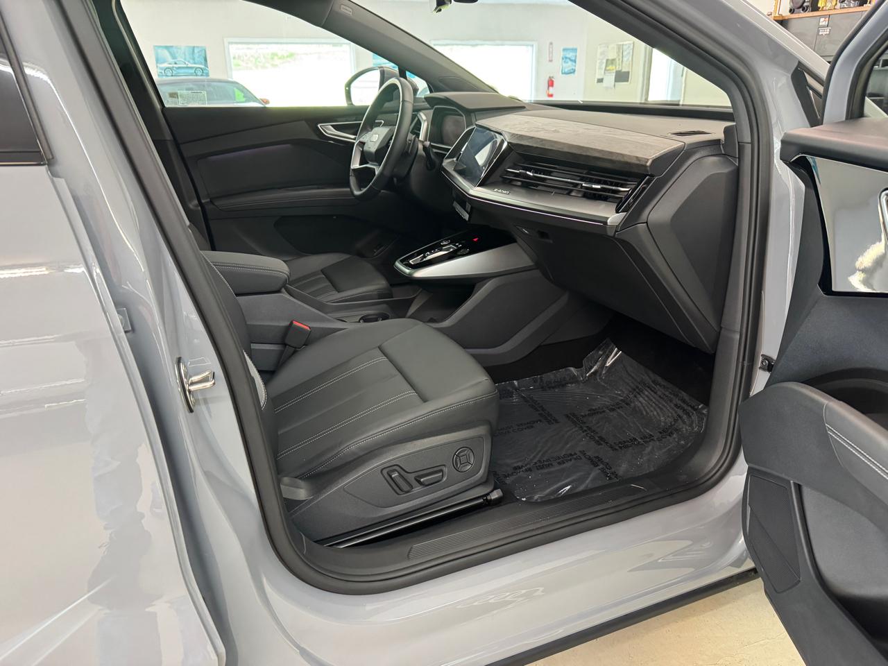 Audi Q4 e-tron  2024