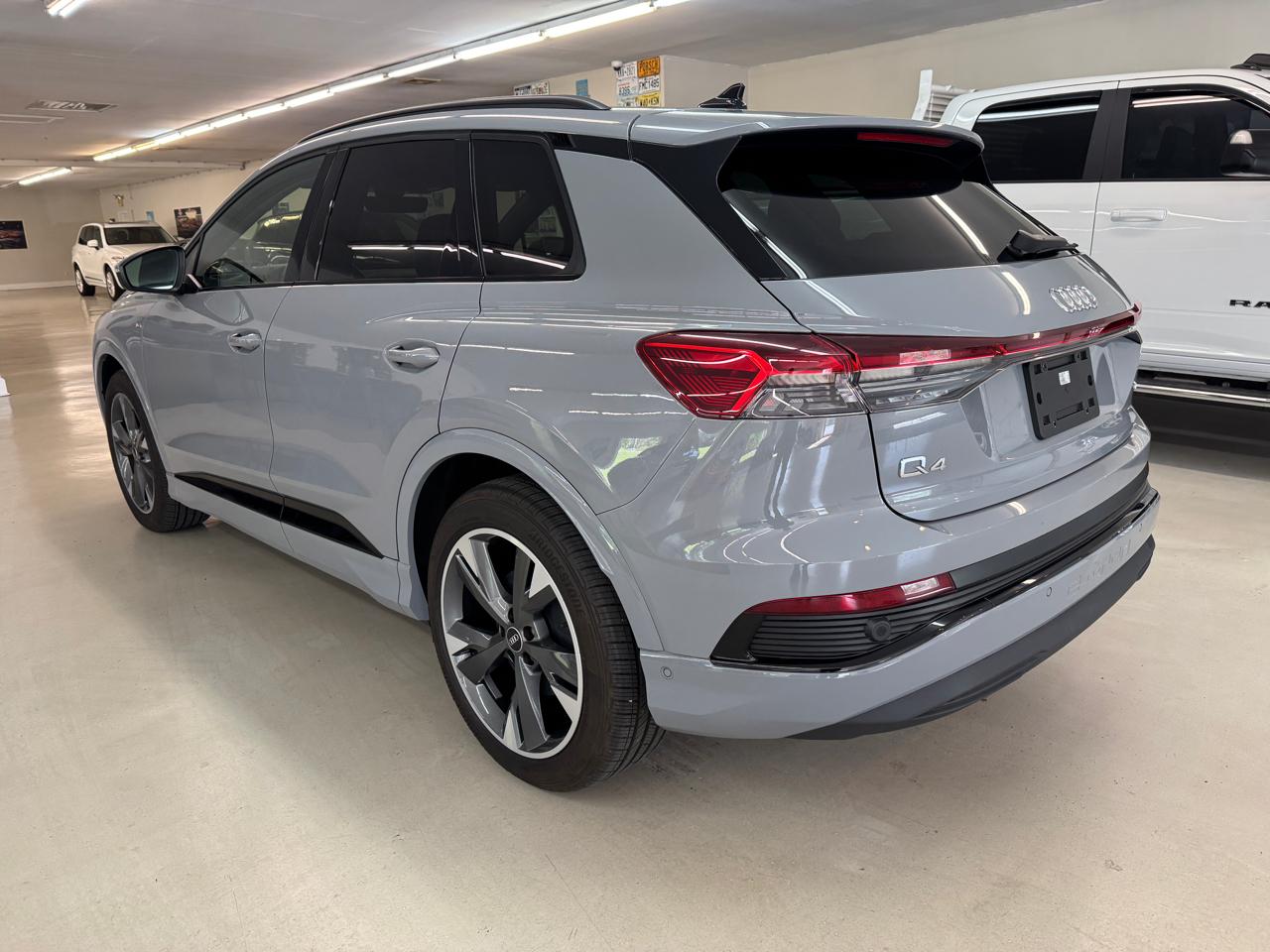 Audi Q4 e-tron  2024