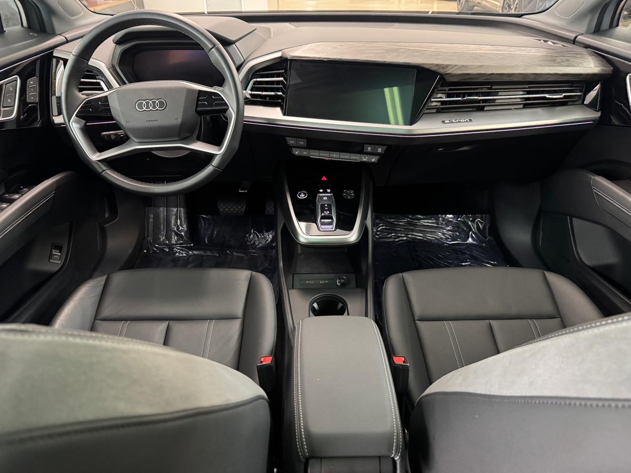 Audi Q4 e-tron  2024