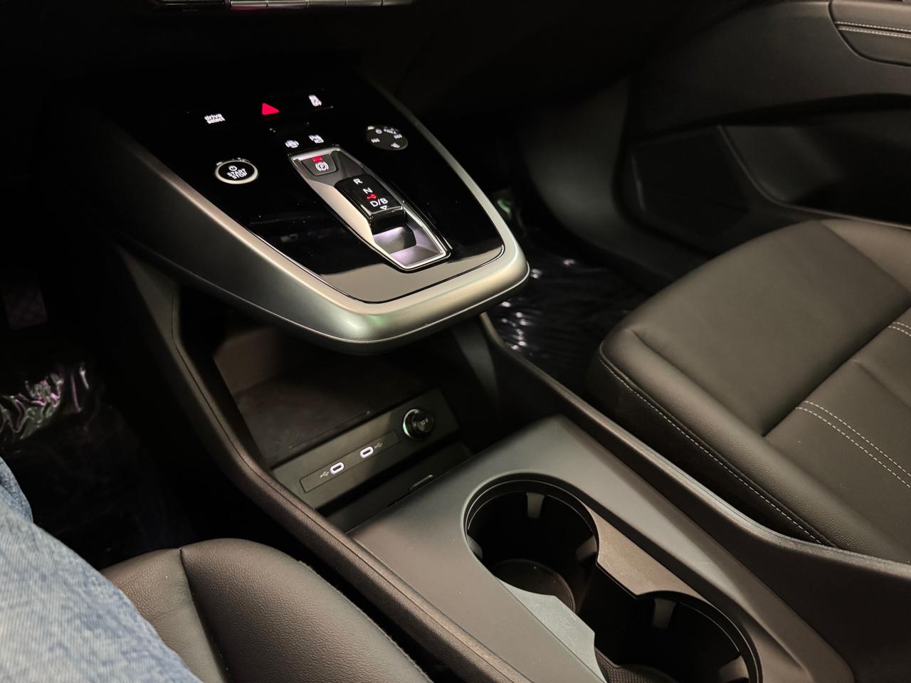 Audi Q4 e-tron  2024