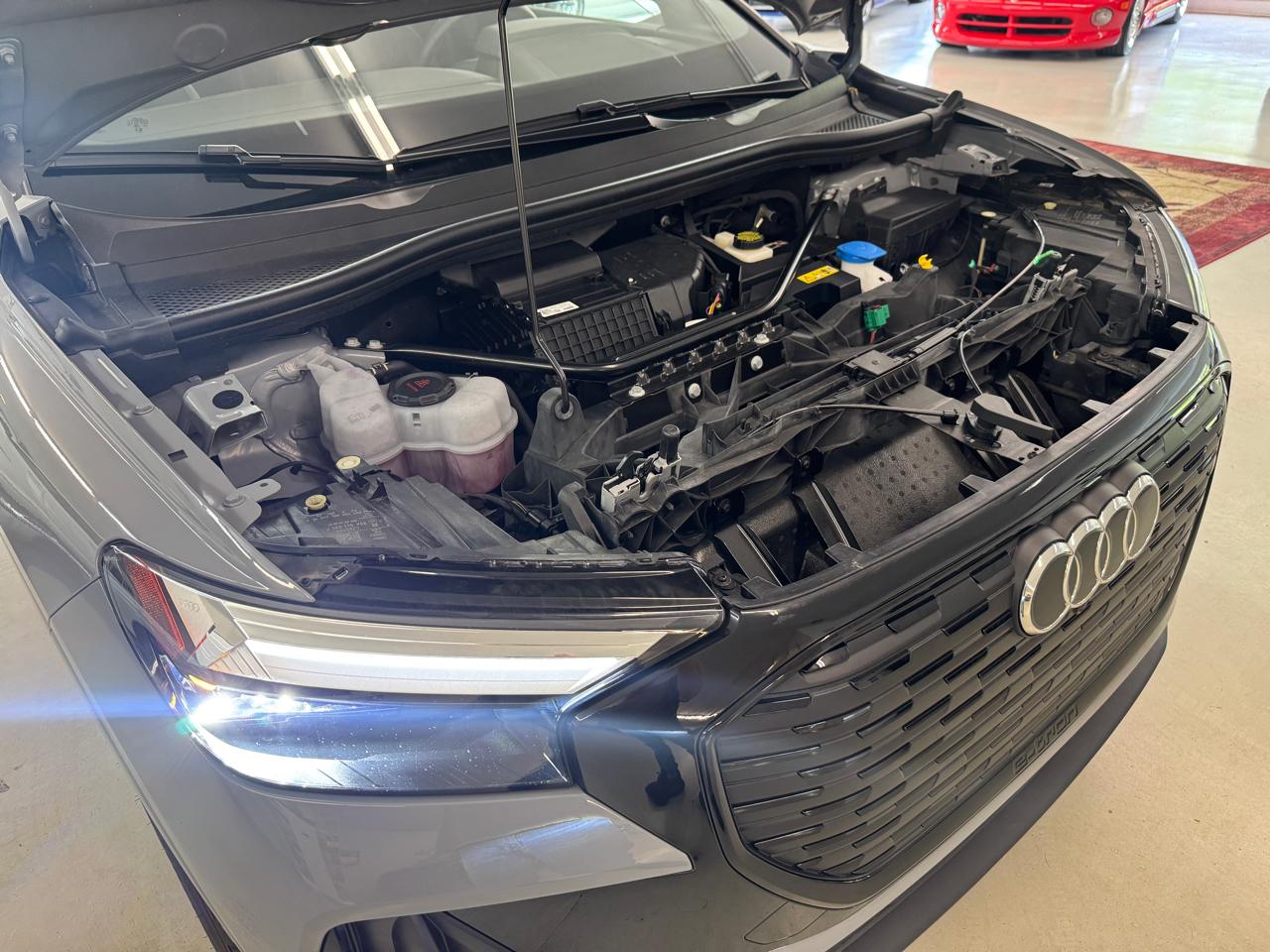 Audi Q4 e-tron  2024